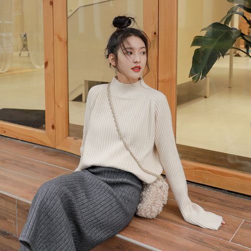 今年流行慵懶風(fēng)毛衣,洋氣百搭又顯年輕,氣質(zhì)絕不輸80后