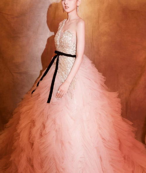 宋祖兒化身港風(fēng)女子美上天,模仿利智經(jīng)典造型,卻被嘲沒(méi)有可比性